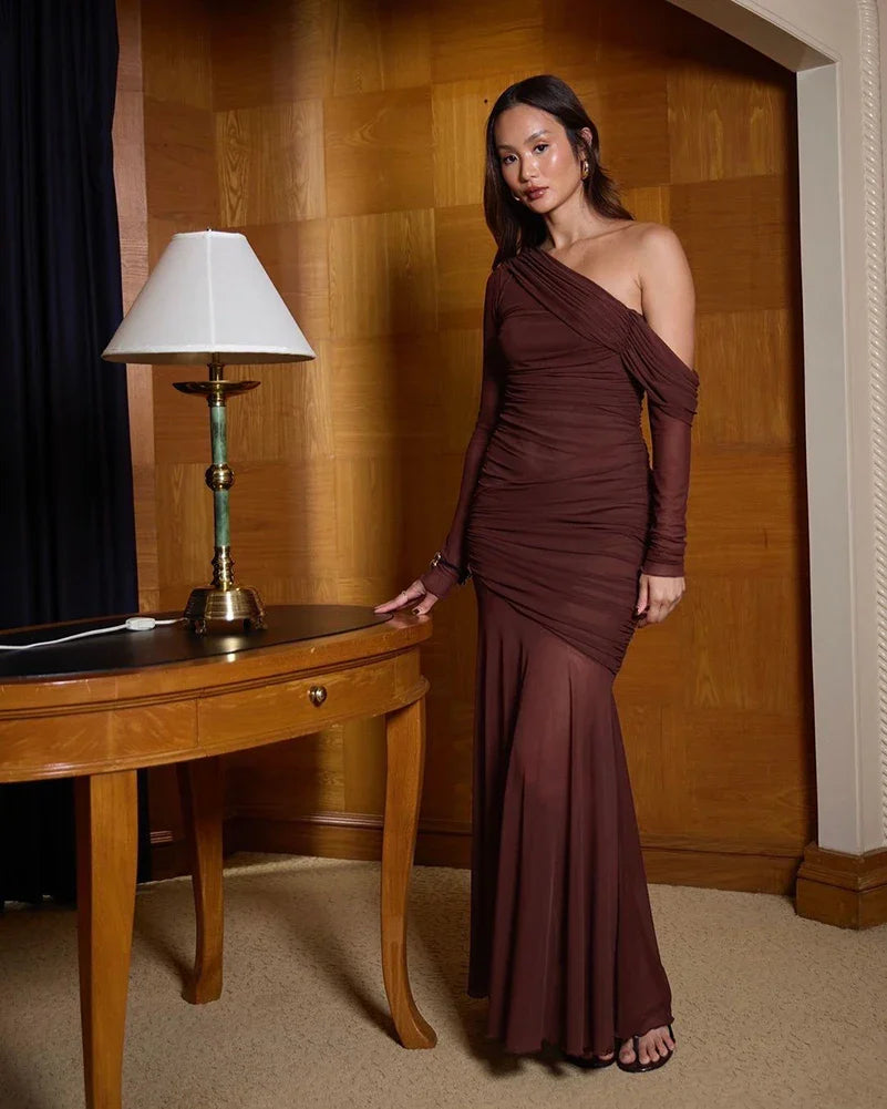 שמלת מקסי כיווצים בעיצוב שיפון כתף חשופה - Claire