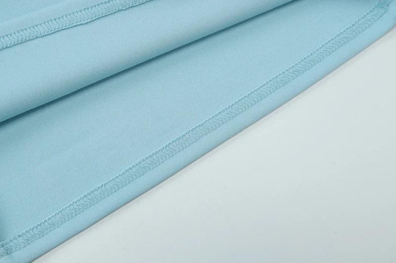 שמלת מיני מחויטת בגזרת A בעיצוב קשירה בגב להצמדה במותן בעיטור כיסים - יאר