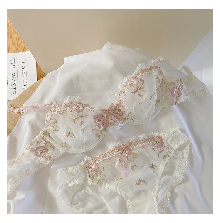 סט בעיצוב שקוף בעיטור רקמת פרחים ותחרה - Presley