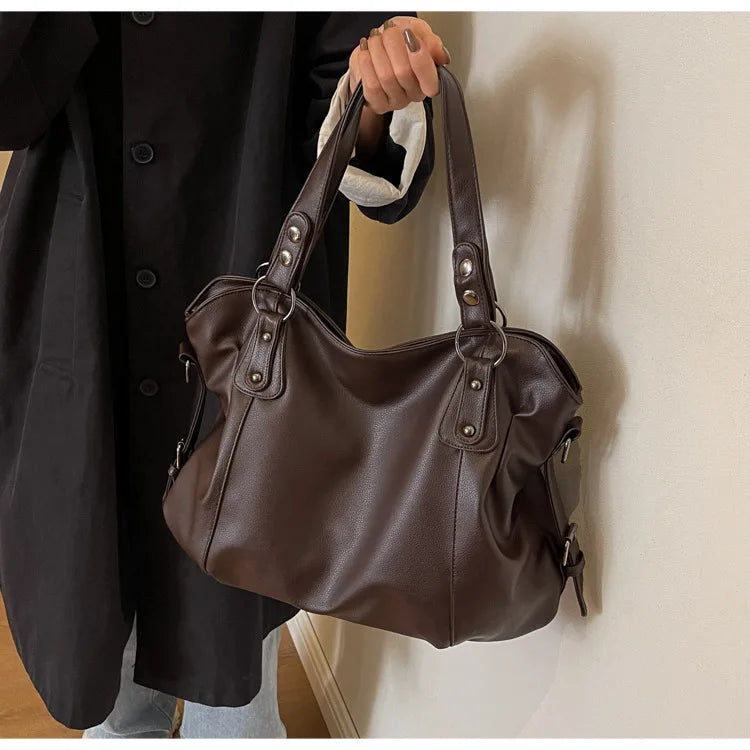 Retro design faux leather bag