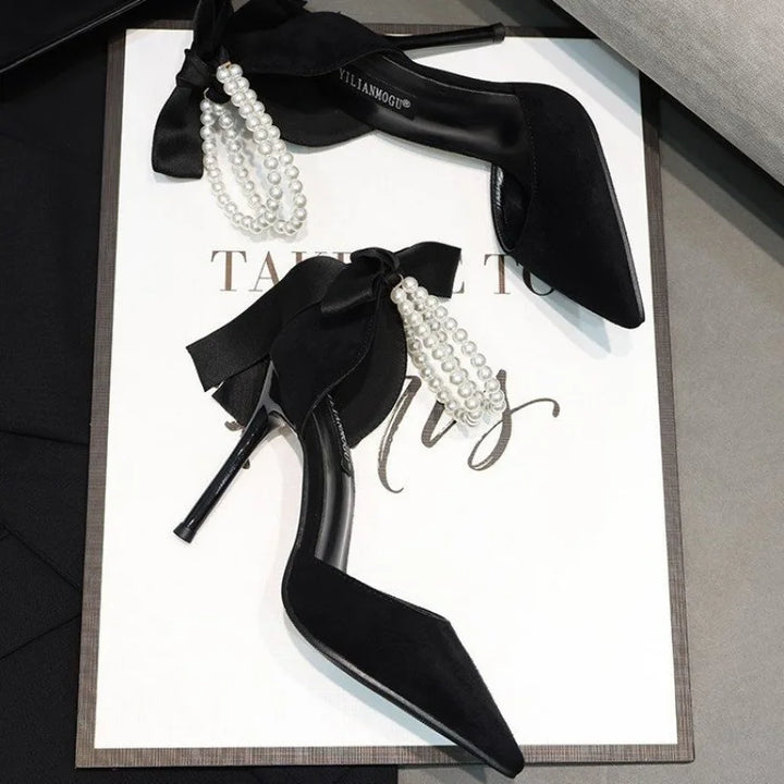 נעלי עקב שפיץ זמש בעיטור פנינים ופפיון סאטן - PEARL