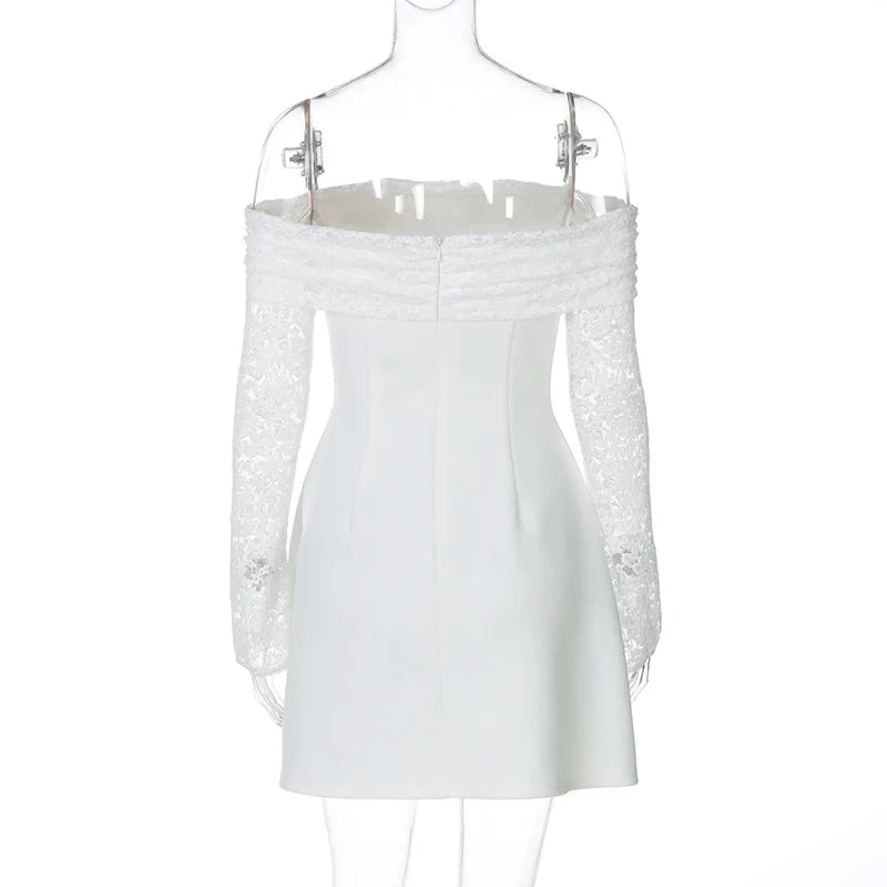 שמלת מיני סאטן כתפיים חשופות שרוולי תחרה - AMALIA