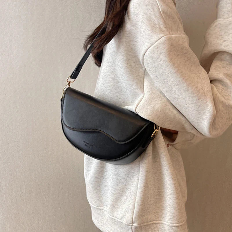 Faux leather bag with thick strap