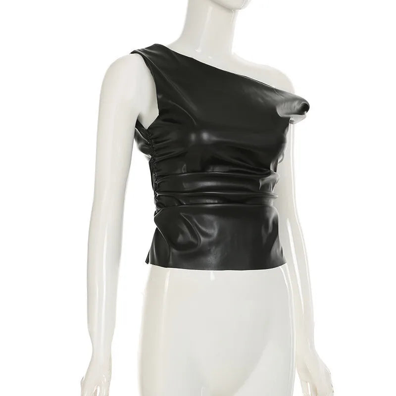 טופ דמוי עור בעיצוב אסימטרי - קמי