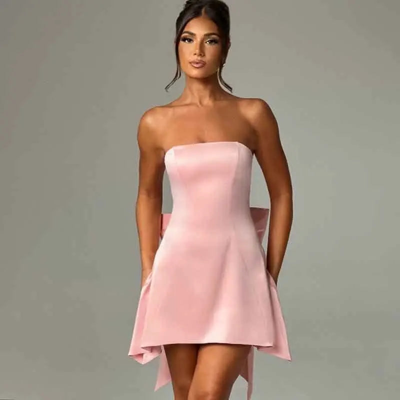 שמלת מיני סטרפלס סאטן בגזרת A בעיטור פפיון בעיצוב אסימטרי - Roselyn