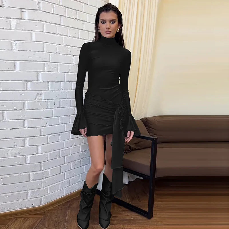 שמלת מיני צווארון גולף שרוולי פעמון בעיטור שובל - ג'נה