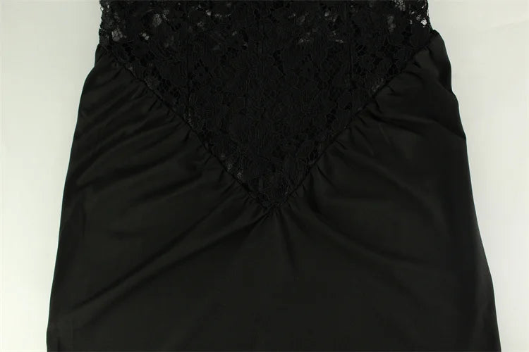 שמלת מקסי מקסי קולר בעיצוב תחרה ללא תחתית גב פתוח - Eliza