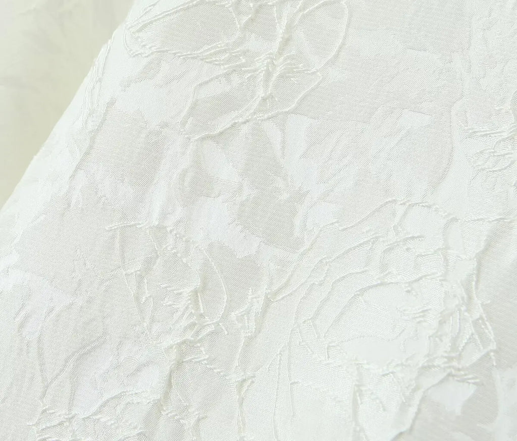 שמלת מיני בעיצוב רקמת איורי פרחים בעיטור תחרה - בלנקה