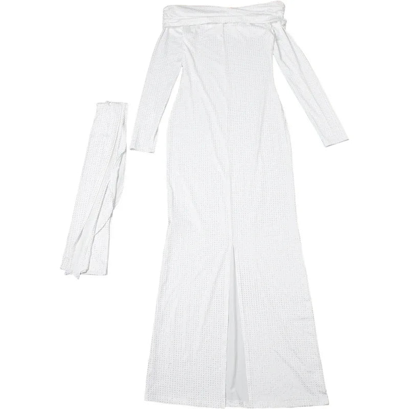 שמלת מקסי כתפיים חשופות בעיטור זרקונים מנצנצים וצעיף תואם - סנדרה