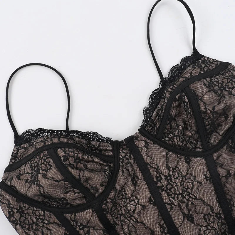 טופ מחוך תחרה בעיטור שרוולון תחרה - מילה