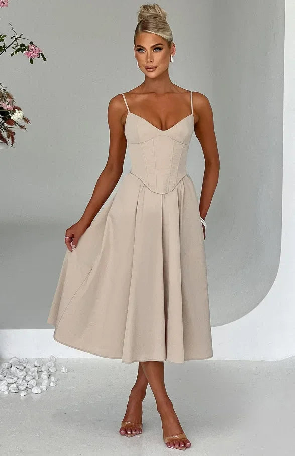 שמלת מידי בגזרת A בעיצוב קלאסי - Nataly