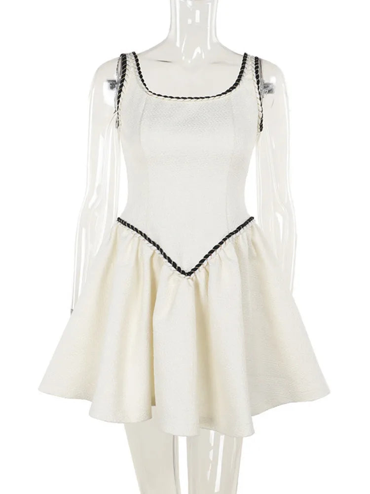 שמלת מיני בגזרת A בד ארוג - רוקסן