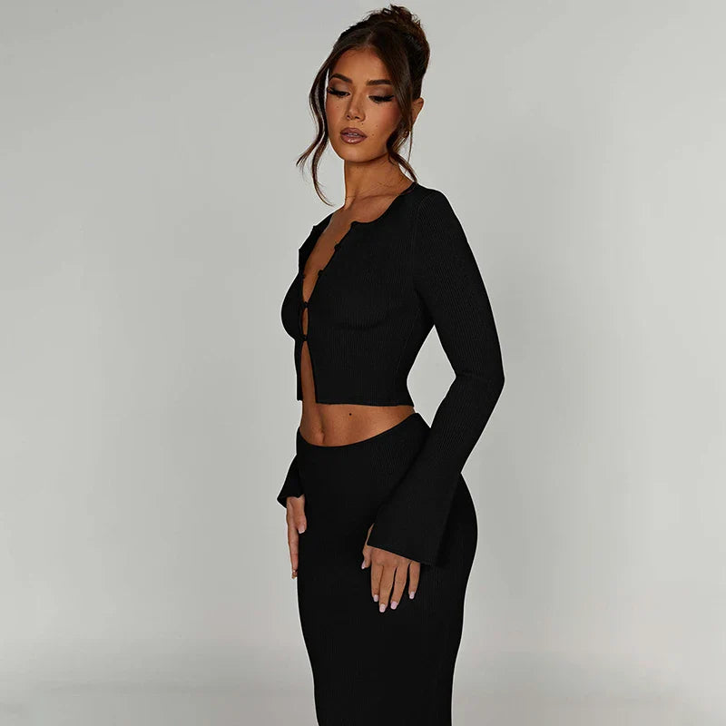 סט סרוג שני חלקים חולצה בסגירת כפתורים וחצאית מקסי צמודה - MARIEL