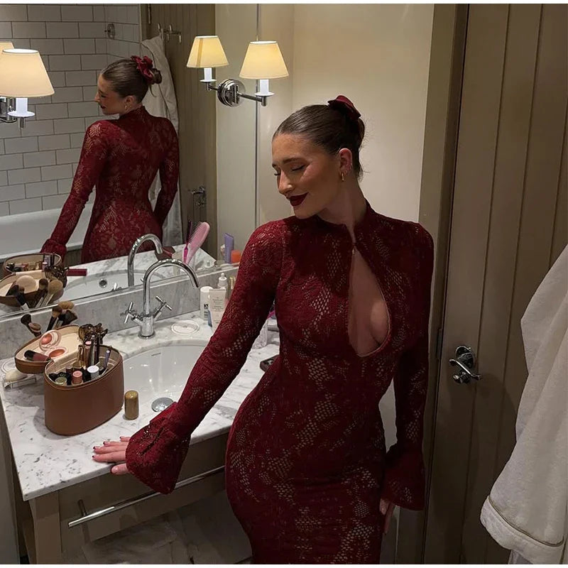 שמלת מקסי תחרה צווארון גבוהה בעיטור סגירת כפתור שרוולי פעמון - Amora