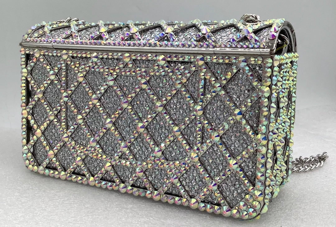 Sequin bag with diamond pattern and flower decoration