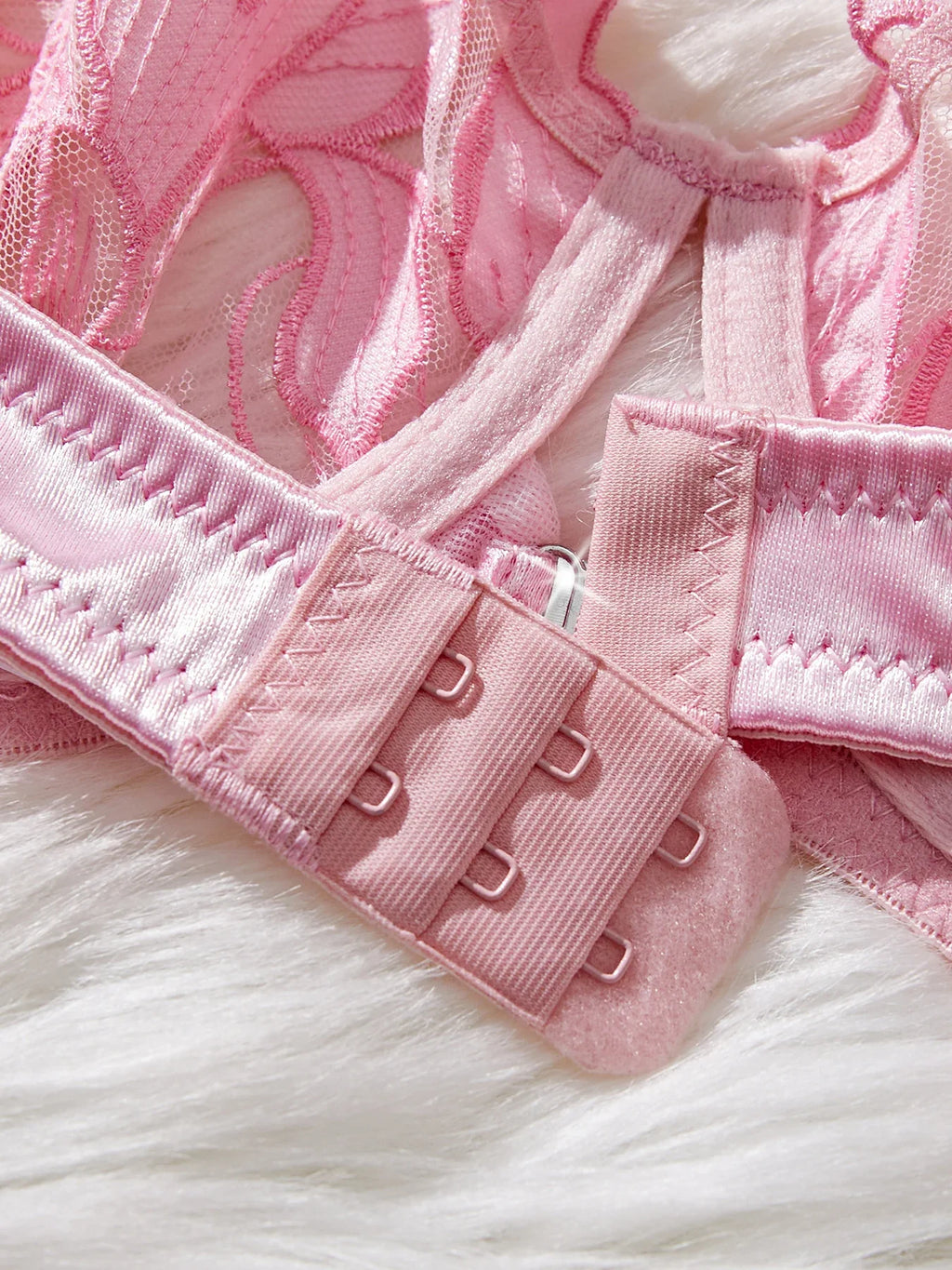 סט שקוף בעיטור רקמת עלים - Molly