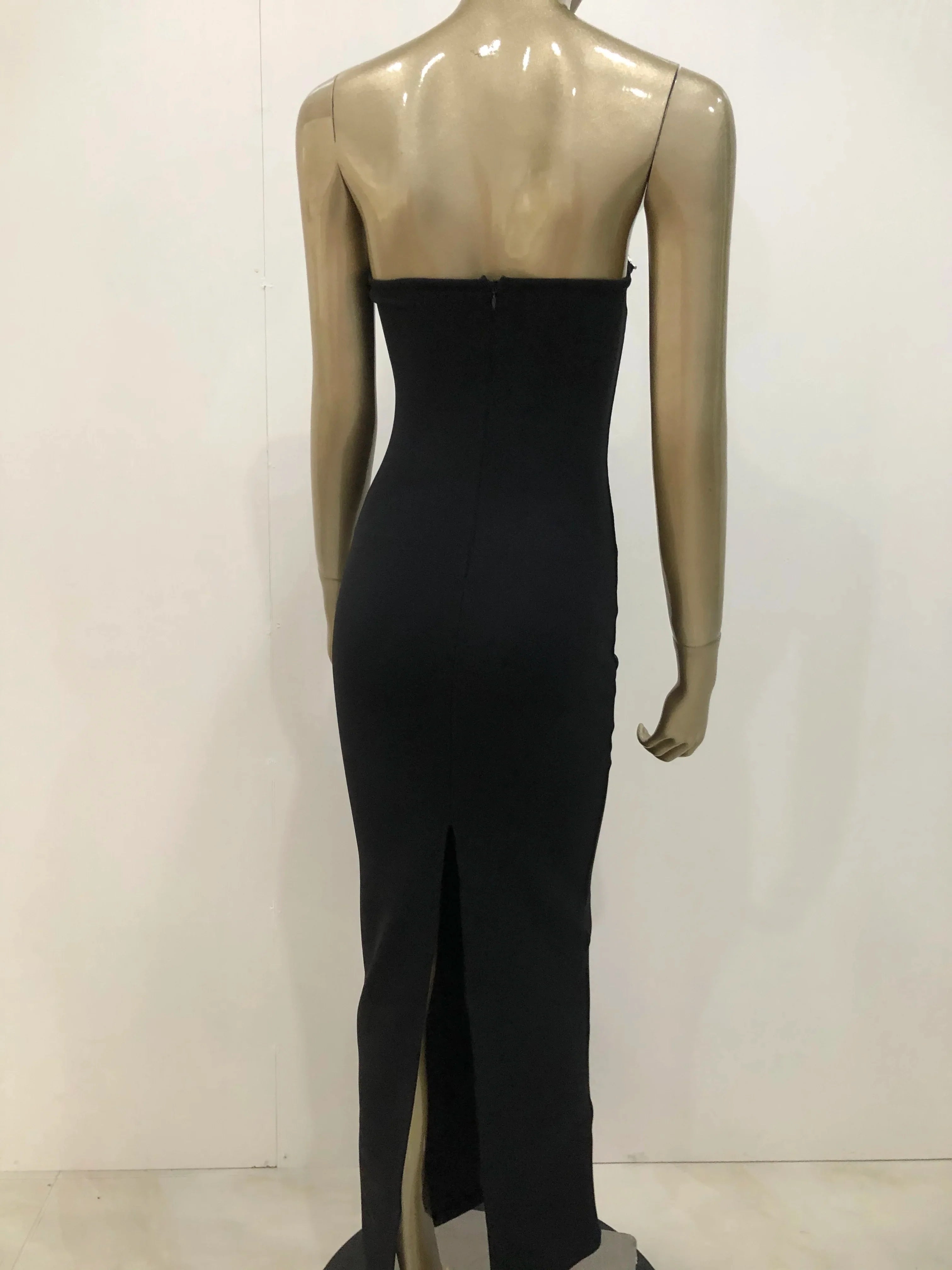 שמלת מקסי סטרפלס צמודה בד מחטב ואוסף בעיטור זרקונים בחזה - CINDY