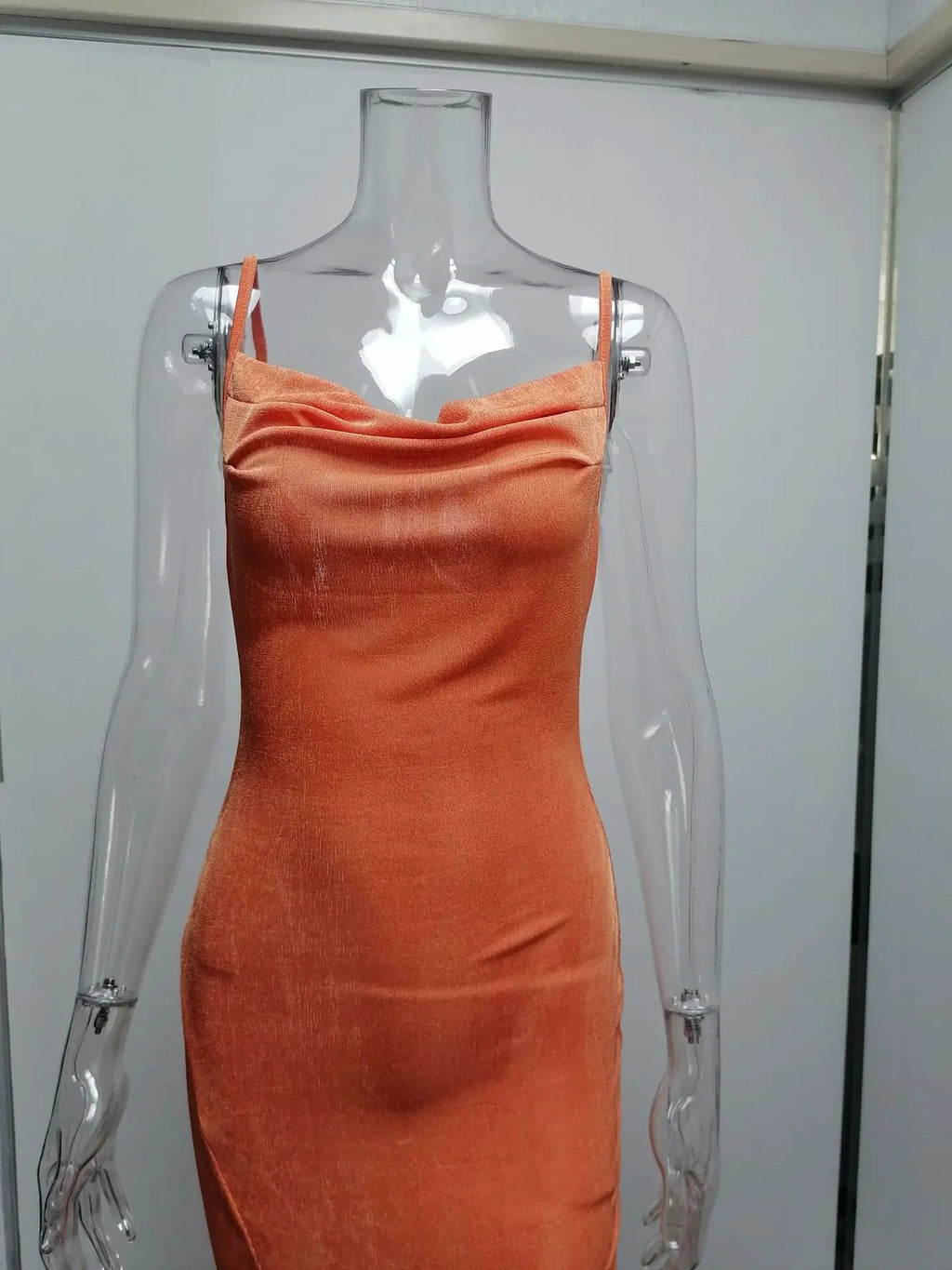 שמלת מידי קיצית סרוגה בעיטור שסע - סמייל