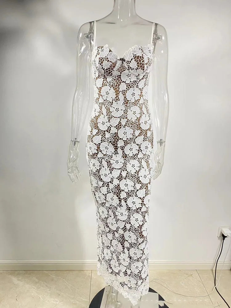 שמלת מקסי תחרה בעיצוב רקמת פרחים קשירות בגב - ורוניקה