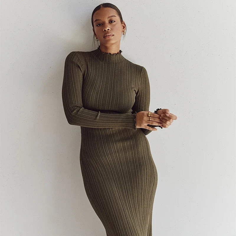 שמלת מקסי בד קרפ - נוי