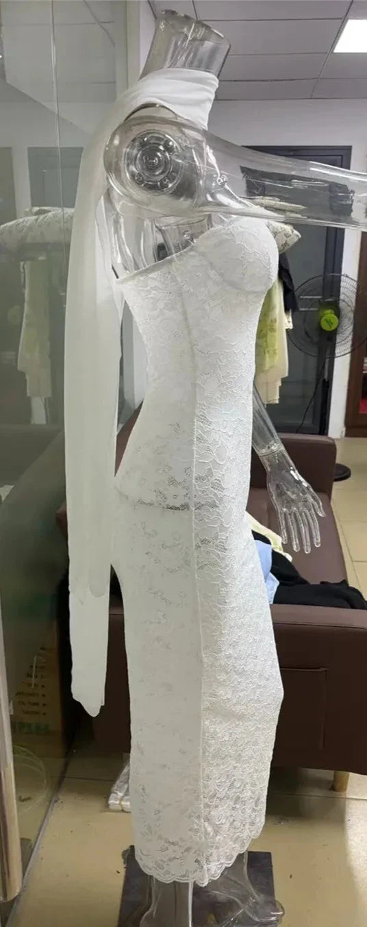 שמלת מקסי סטרפלס תחרה בעיטור צעיף תואם - MOON