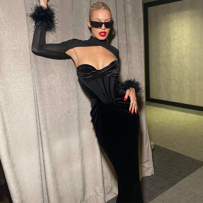 שמלת מקסי קטיפה סטרפלס בעיצוב מחוך בעיטור שרוולון רשת נוצות - Elaina