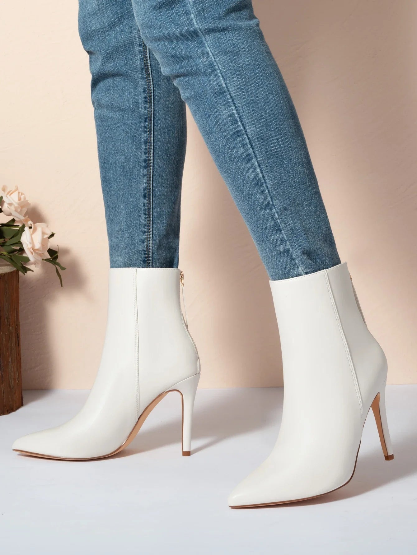 מגפי עקב דמוי עור שפיץ - טלי