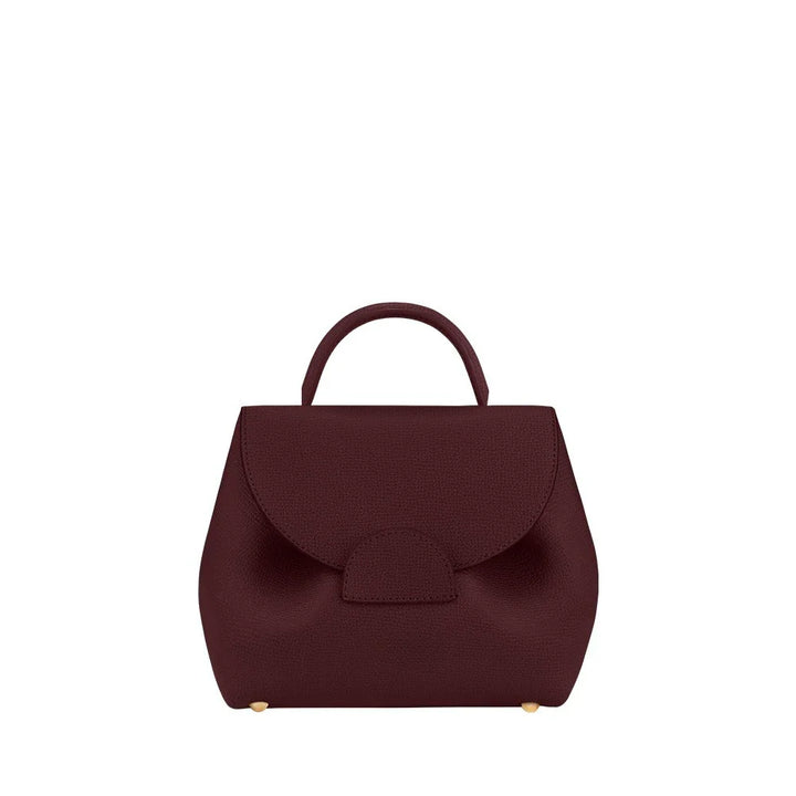 Leather bag with classic design