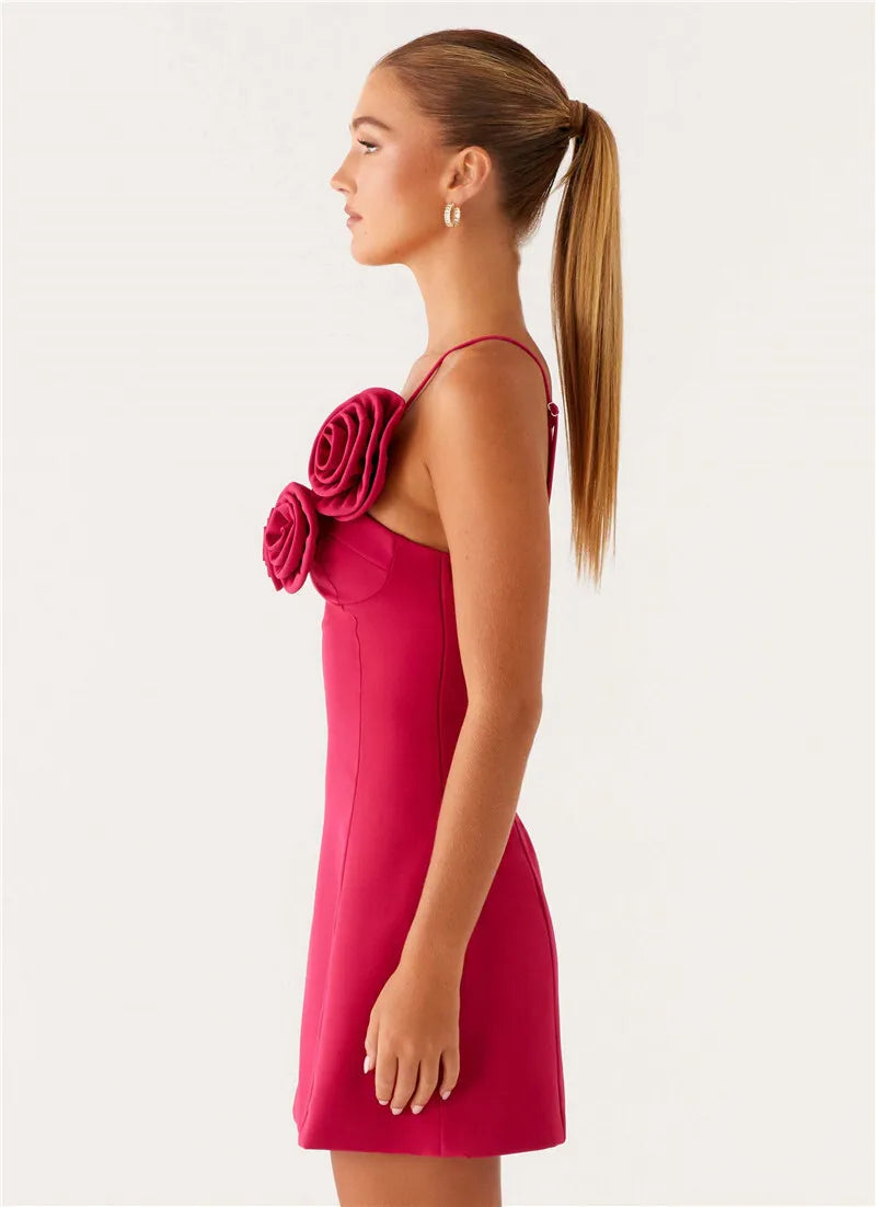 שמלת מיני בעיטור אפליקציות פרחים כתפיה אחת - Annika