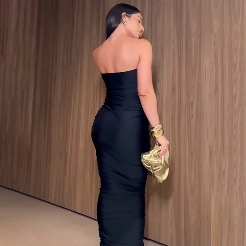 שמלת מקסי סטרפלס כיווצים בעיטור אבזם - מייס