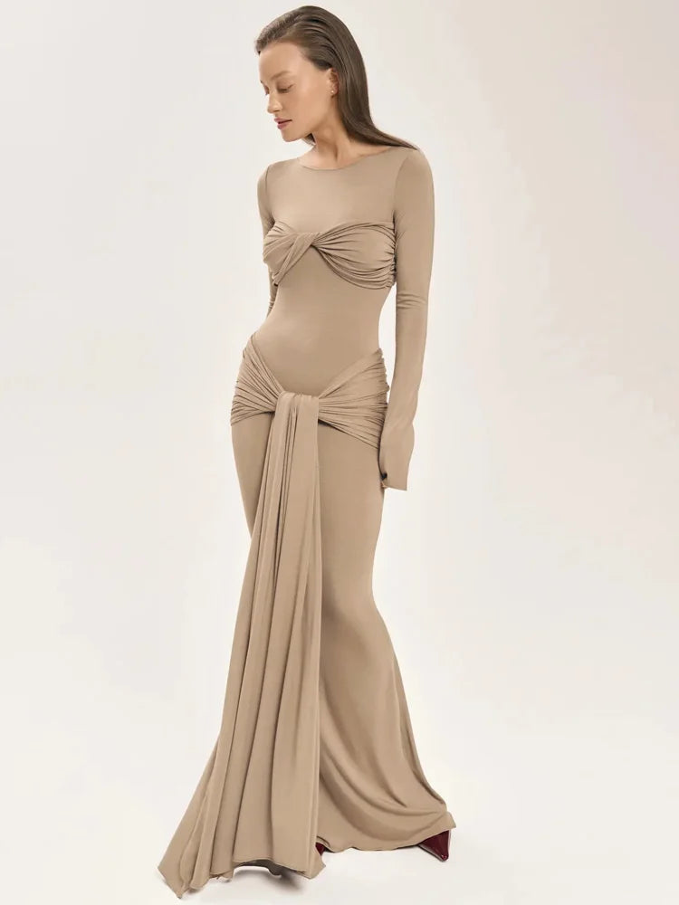 שמלת מקסי צנועה בעיצוב כיווצים וקשירה - נאהב