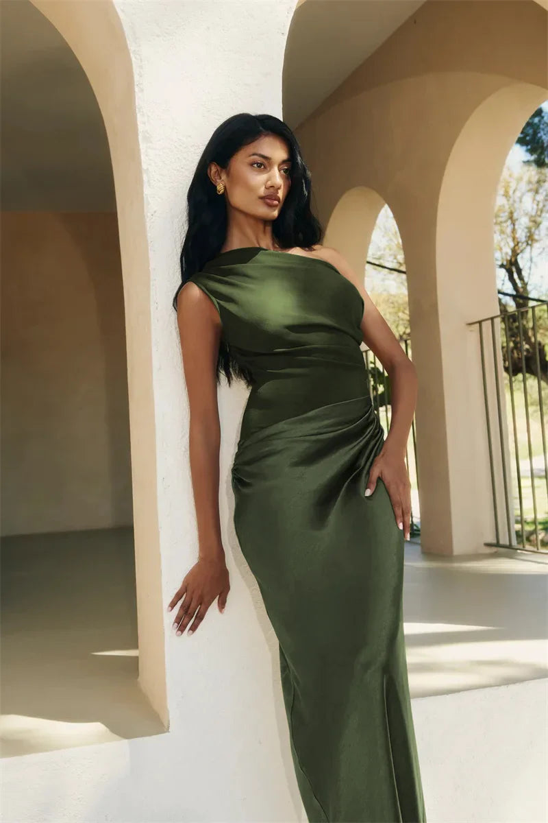 שמלת מקסי חלק תחתון סאטן בעיצוב כתפיה אחת - אלינוי