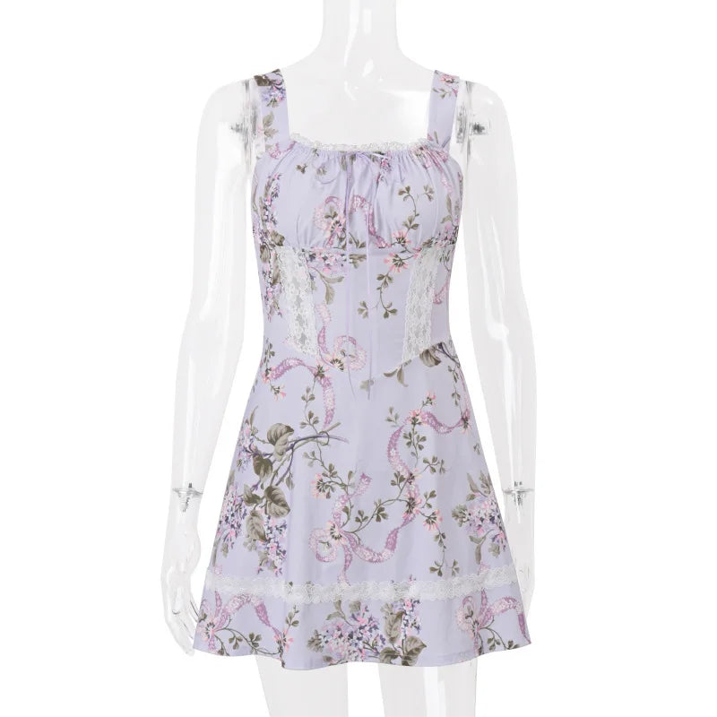 שמלת מיני פרחונית בעיטור תחרה בעיצוב כפרי בגזרת A - חימנה