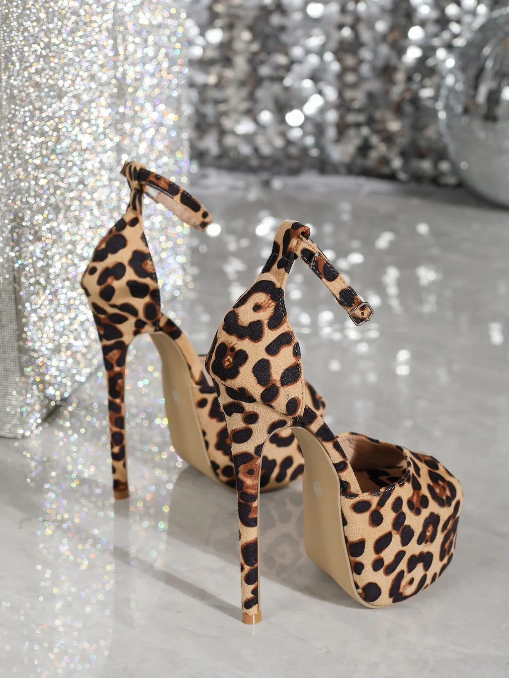 סנדלי עקב זמש הדפס מנומר - טייגר