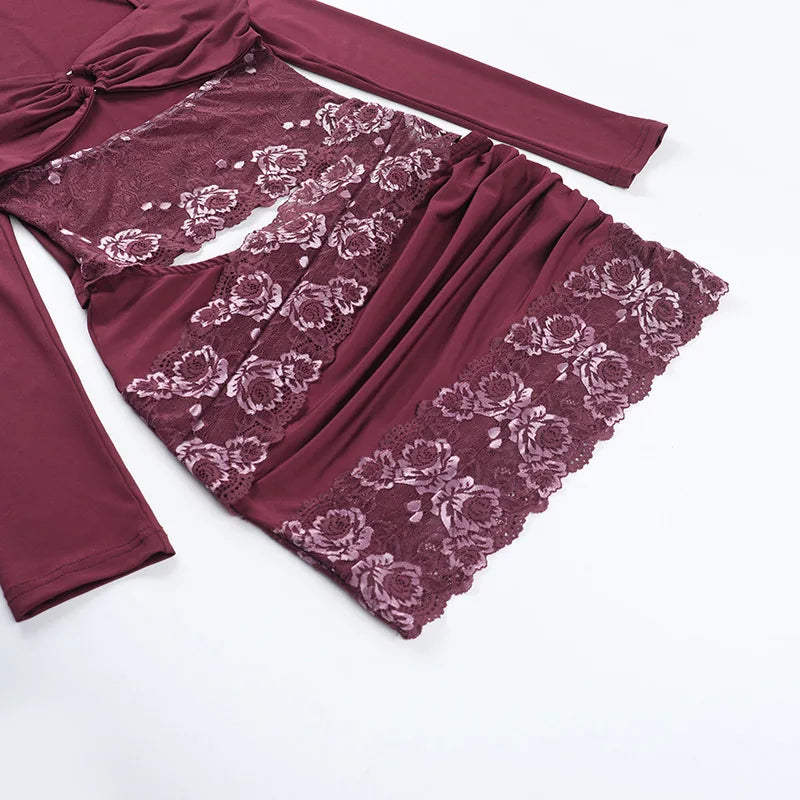 שמלת מיני צמודה בעיטור פתחים ותחרה - מיקה