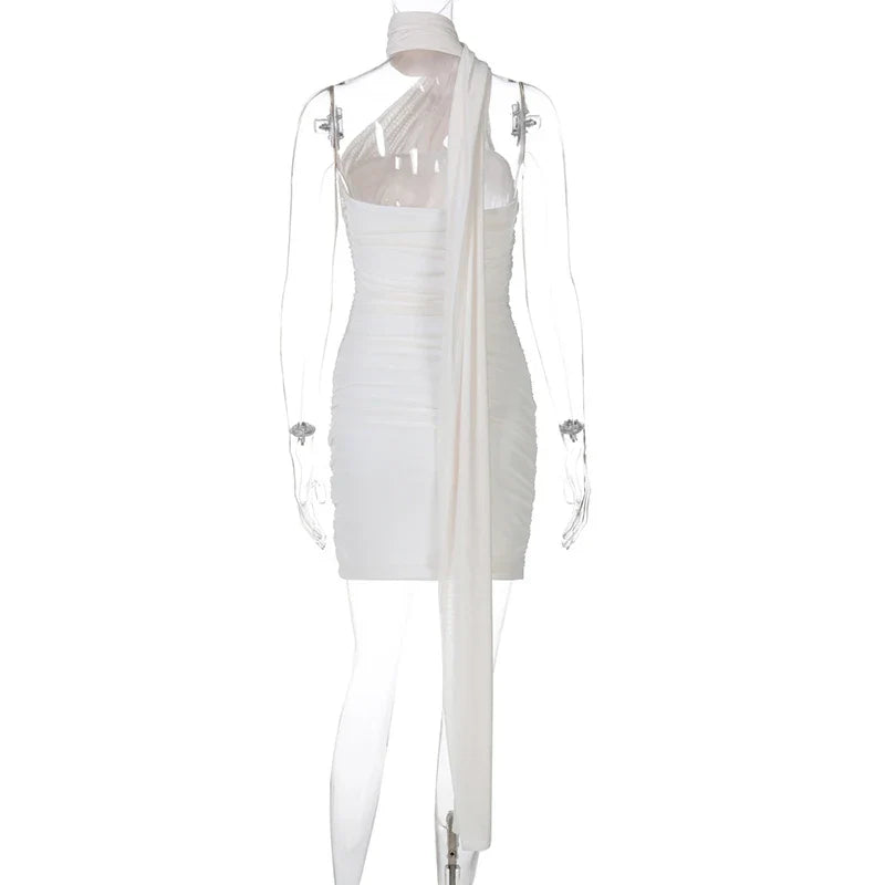 שמלת מיני בעיצוב קיפולים בעיטור צעיף - קאלה