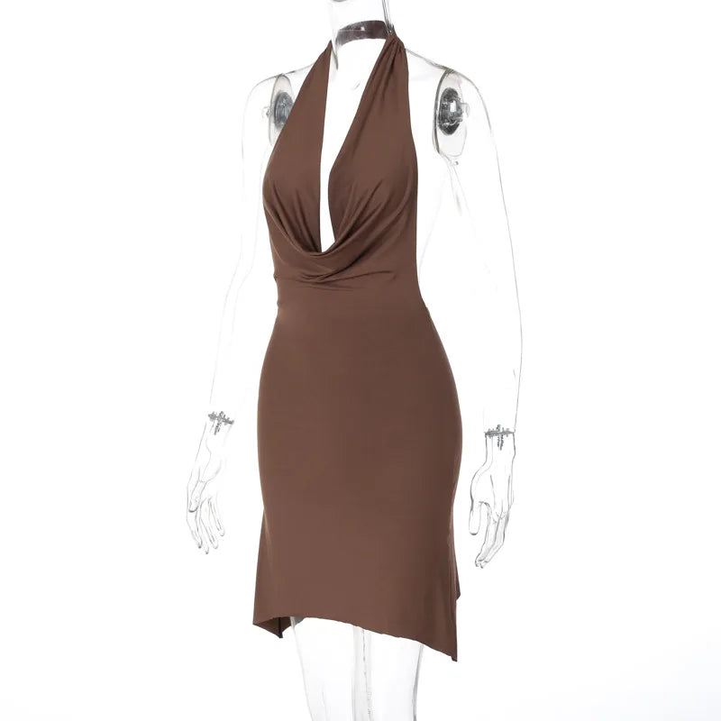 שמלת מיני מחשוף עמוק נופל בעיצוב אסימטרי - קורל