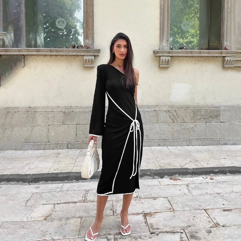 שמלת מידי סרוגה שרוול אחד בעיטור קשירת מעטפת - תהילה