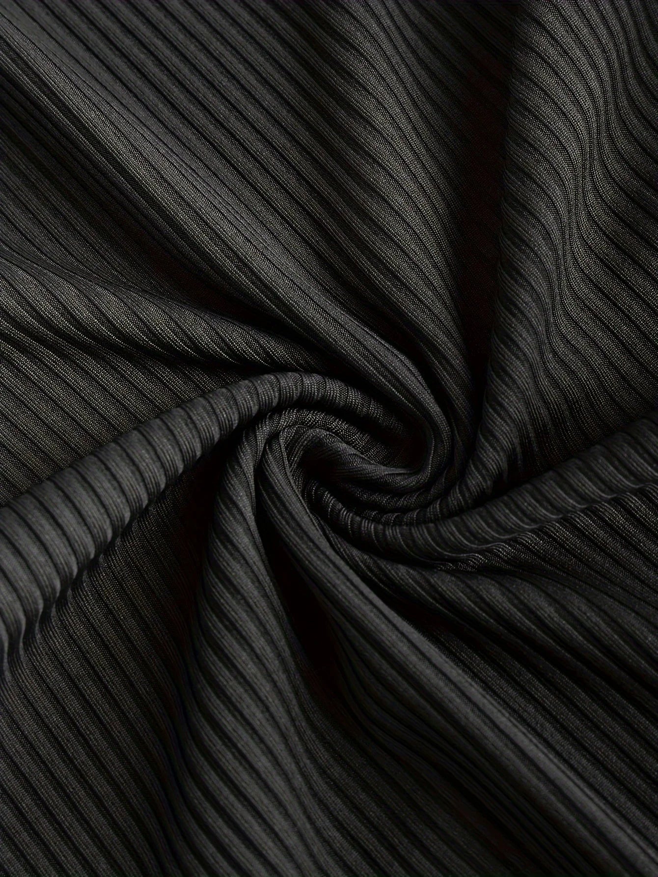 שמלת מידי סרוגה בעיטור שסע וקשירה בחזה - NATALY