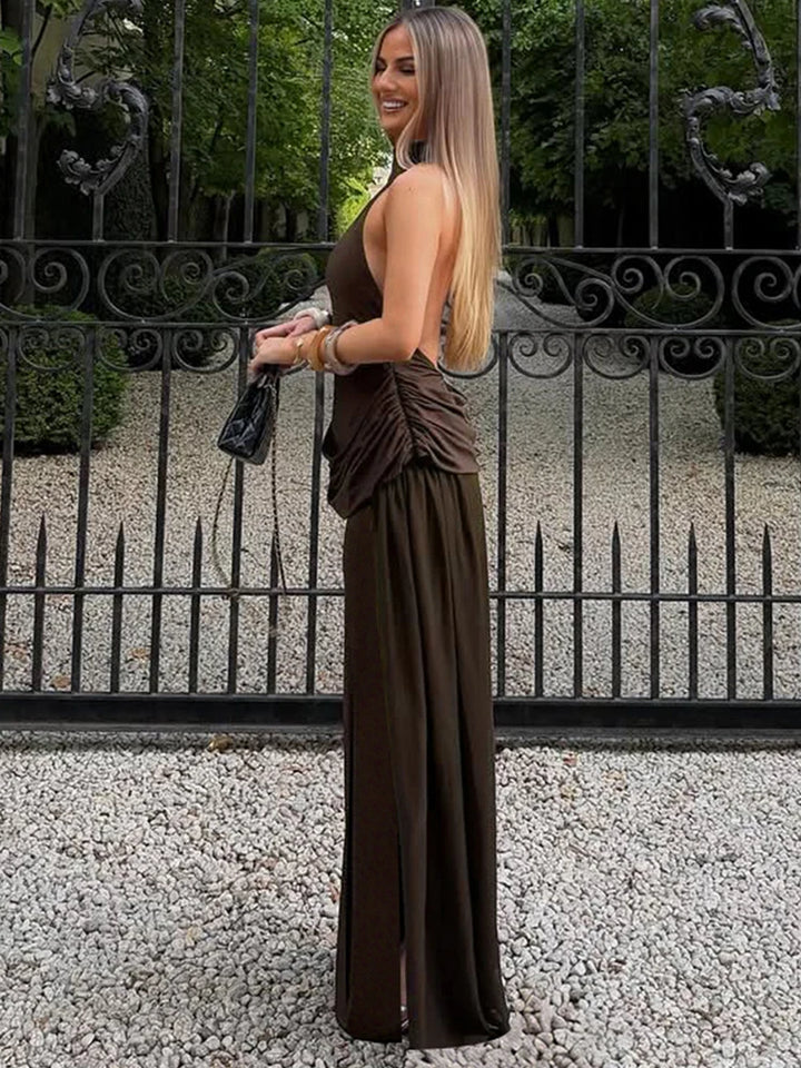 Open-back collar maxi dress with pleats and slit design - Bianca
