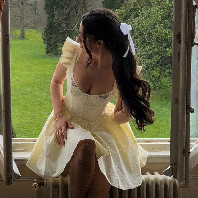 שמלת מיני בגזרת A בעיצוב וינטג' - עמליה