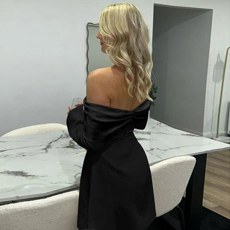 שמלת מיני בגזרת A כתפיים חשופות בעיטור כפתורים - מיליאן