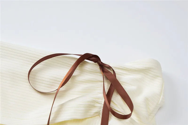 שמלת מיני סרוגה כתפיים חשופות בעיטור סרטי פפיון - יאנגה