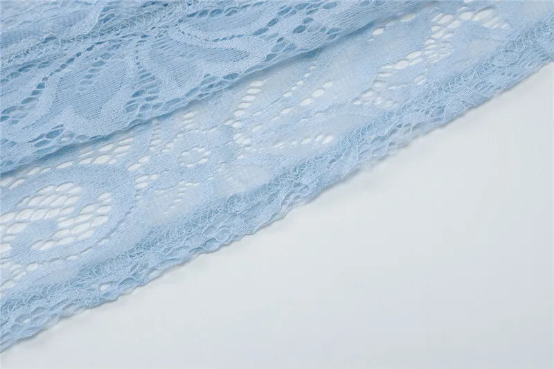 שמלת מקסי כיווצים בעיצוב גב פתוח ומחשוף עמוק בעיטור תחרה ושובל - מריאל