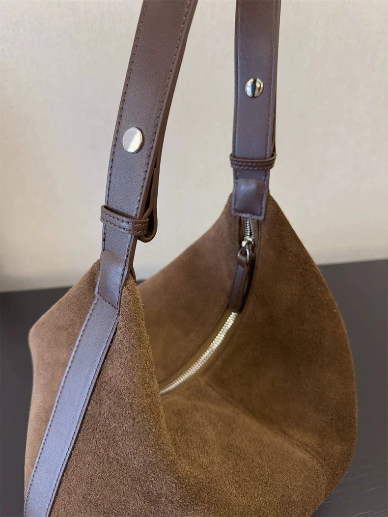 Suede bag with classic design