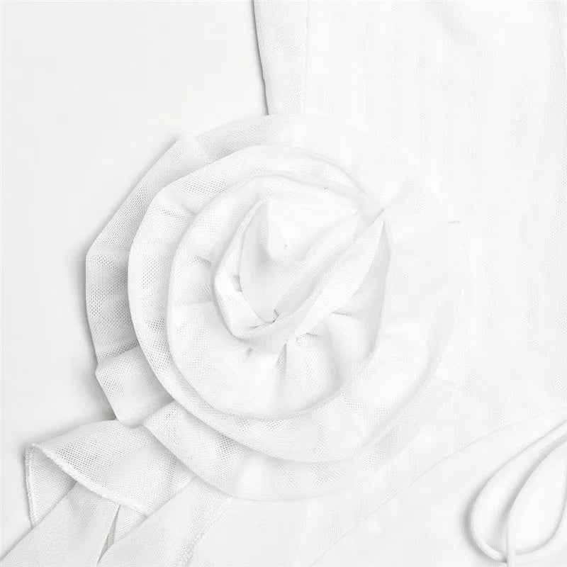 שמלת מיני סטרפלס מחוך בעיטור פרח וראפלס - מיקה