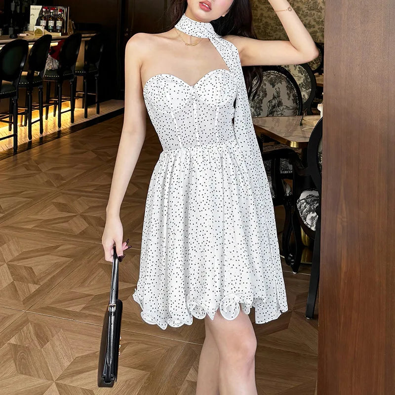 שמלת מיני סטרפלס מלמלה בעיצוב מחוך בעיטור נקודות וצעיף תואם - מיליה