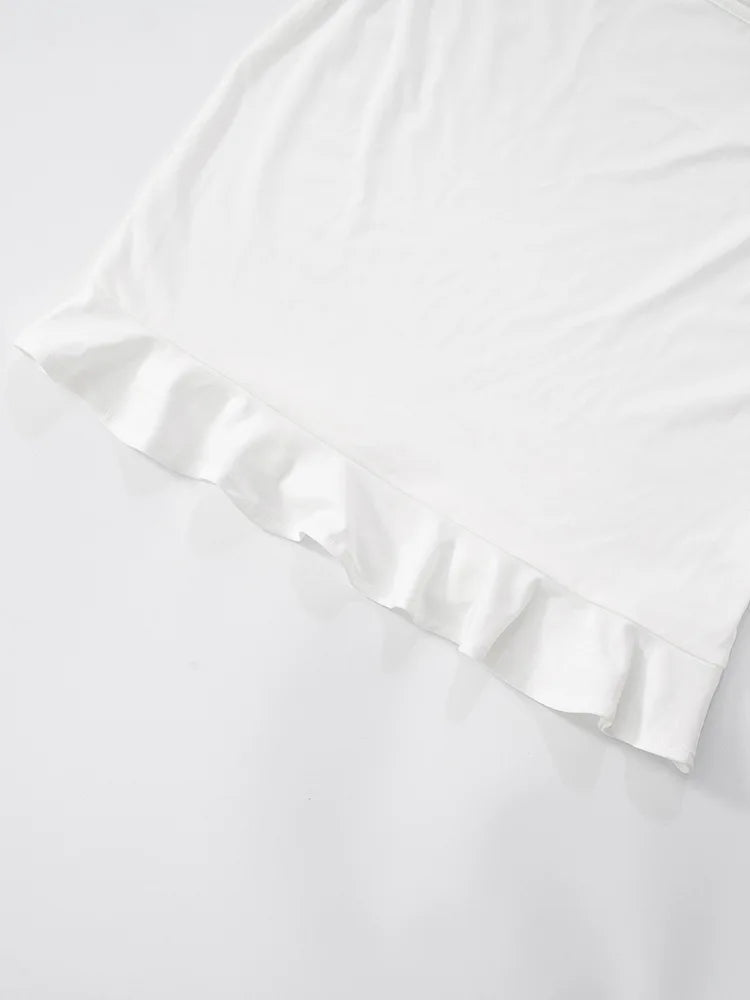 שמלת מיני קשירה בצוואר מחשוף V עמוק בעיטור אבזם צדפת זהב - אסטרז'ה