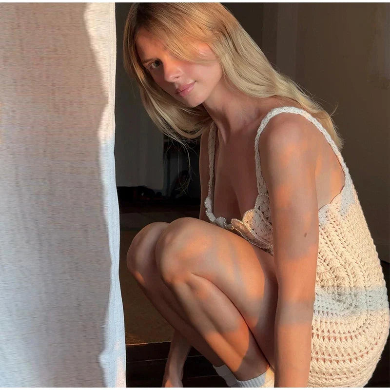 שמלת מיני רשת סרוגה בעיטור פנינים - Aliana