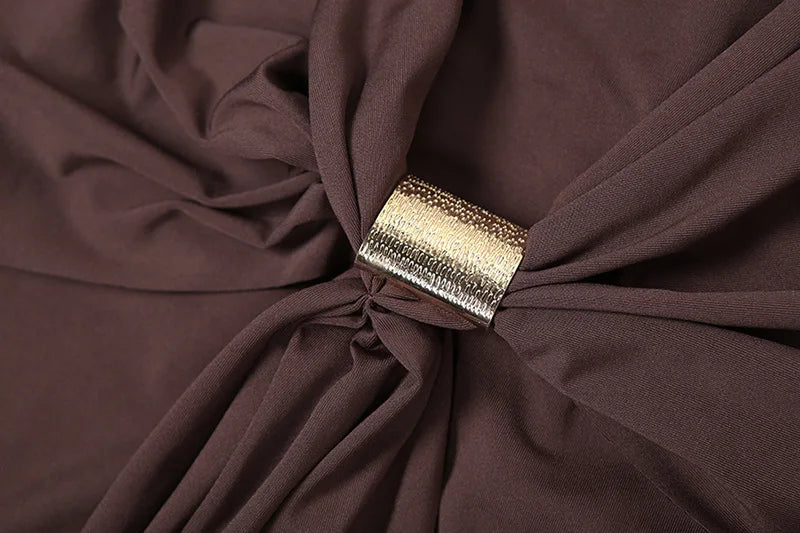 שמלת מקסי כיווצים כתפיים חשופות בעיצוב אבזם זהב - ORA